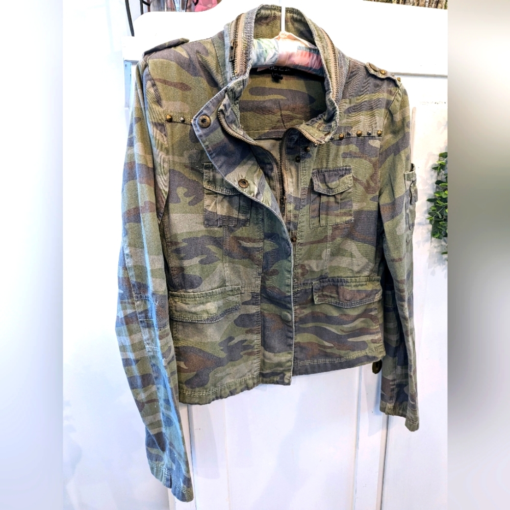 Rue 21 Army jacket with Studs Camo Size Small cropped